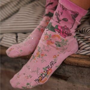 Magnolia Pearl Pink Floral Cat Crew Rosie MP Socks